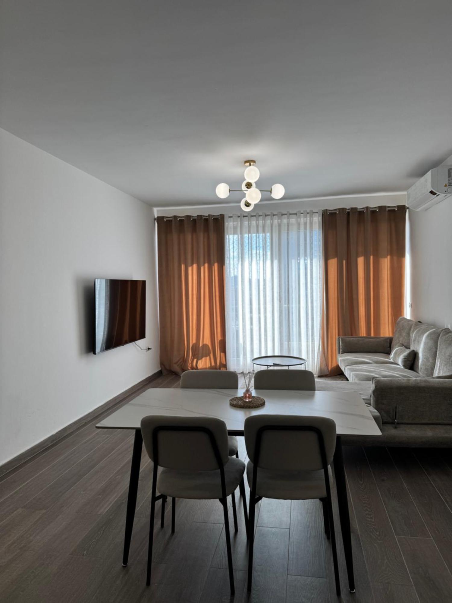 Free Parking Skanderbeg Square - Spacious Central Apartment 地拉那 外观 照片