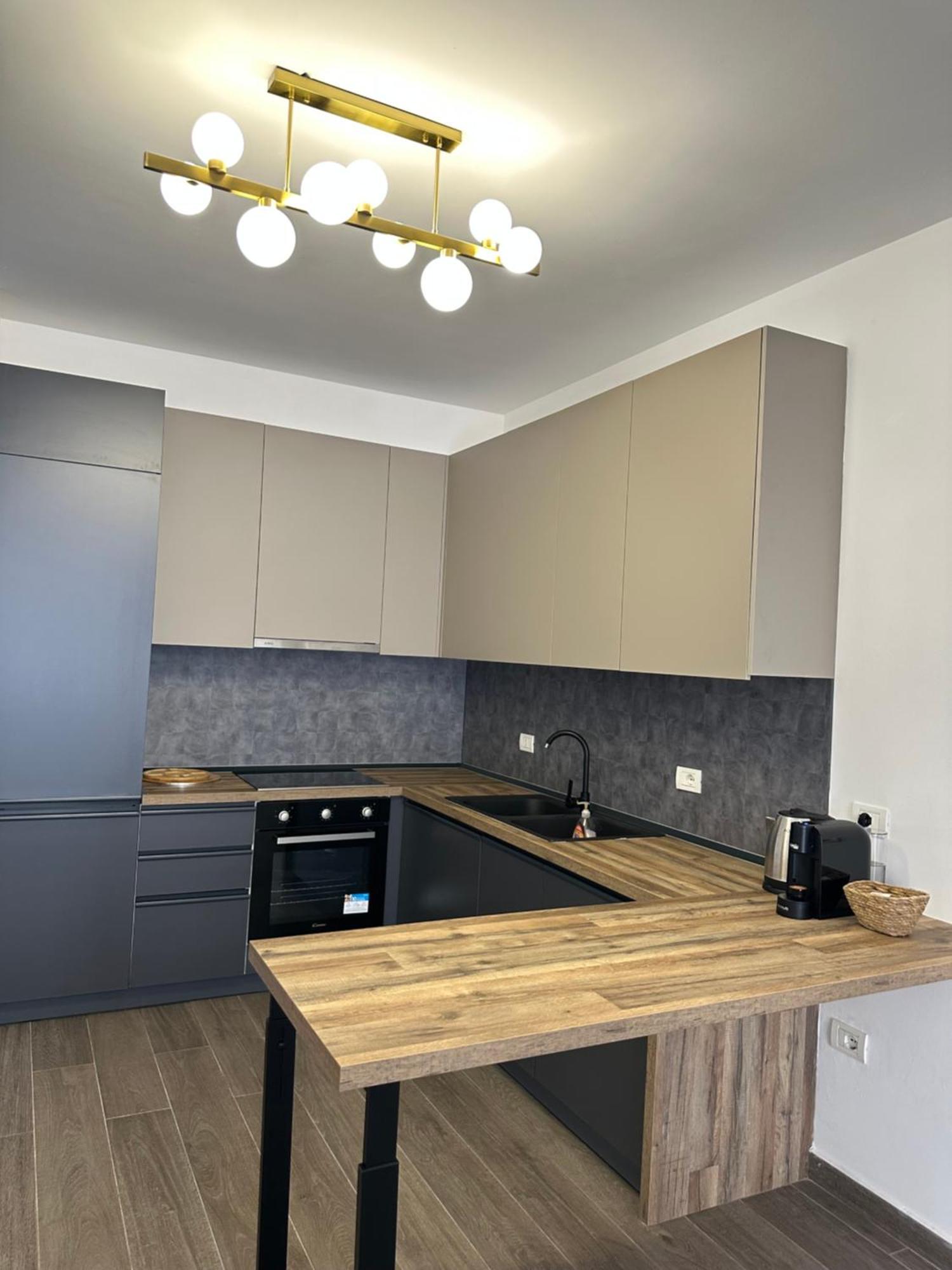 Free Parking Skanderbeg Square - Spacious Central Apartment 地拉那 外观 照片