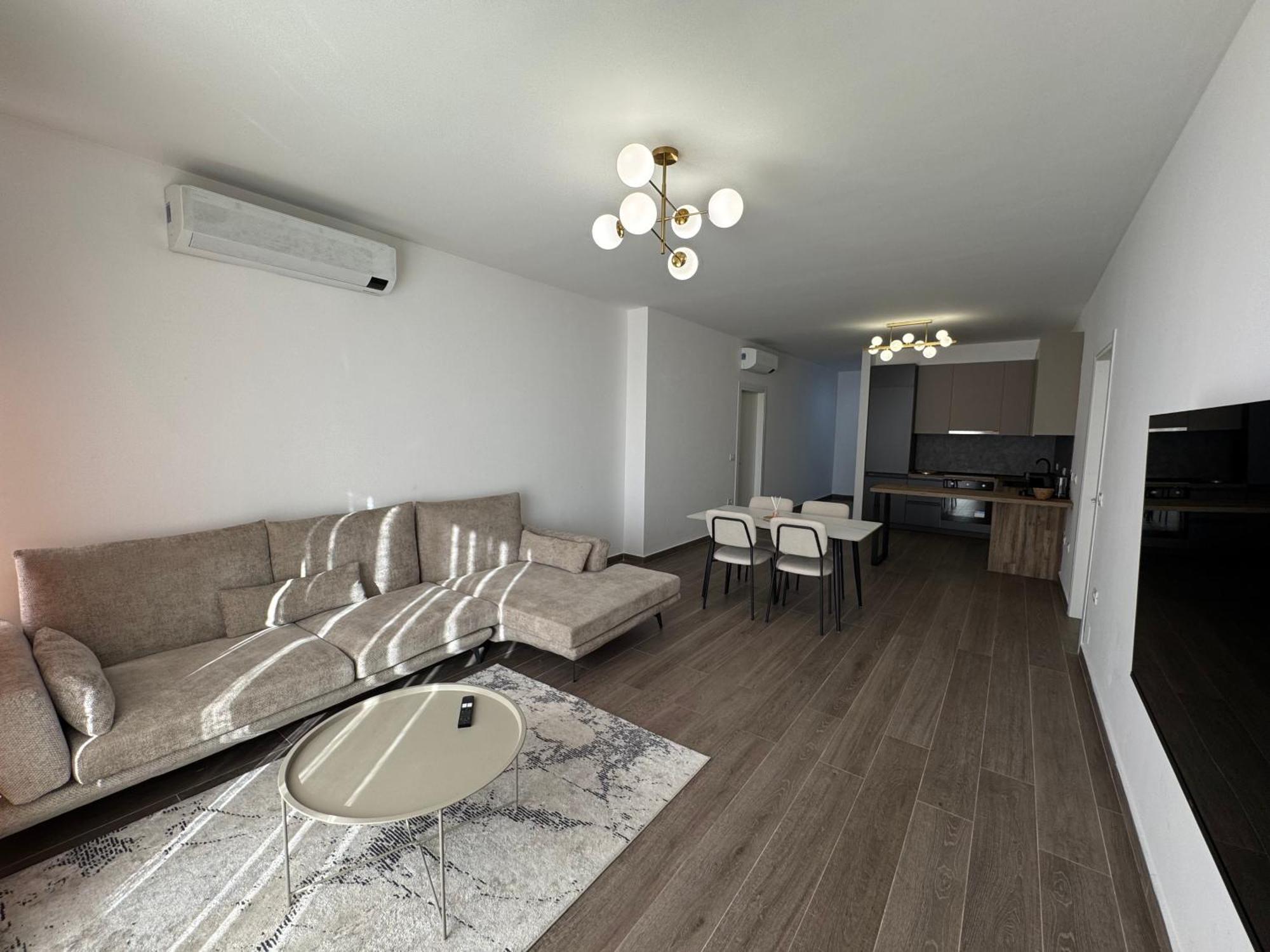 Free Parking Skanderbeg Square - Spacious Central Apartment 地拉那 外观 照片