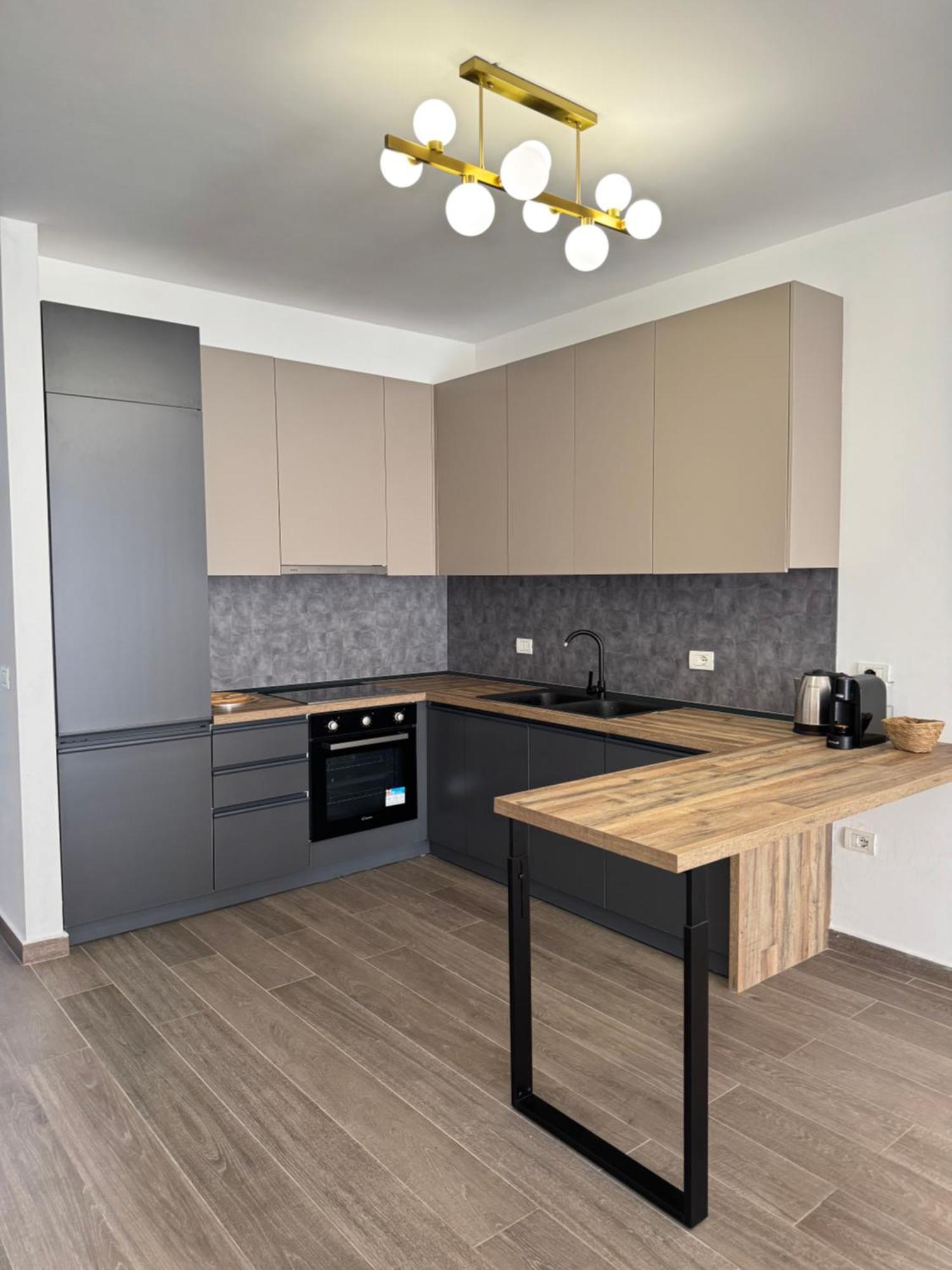 Free Parking Skanderbeg Square - Spacious Central Apartment 地拉那 外观 照片